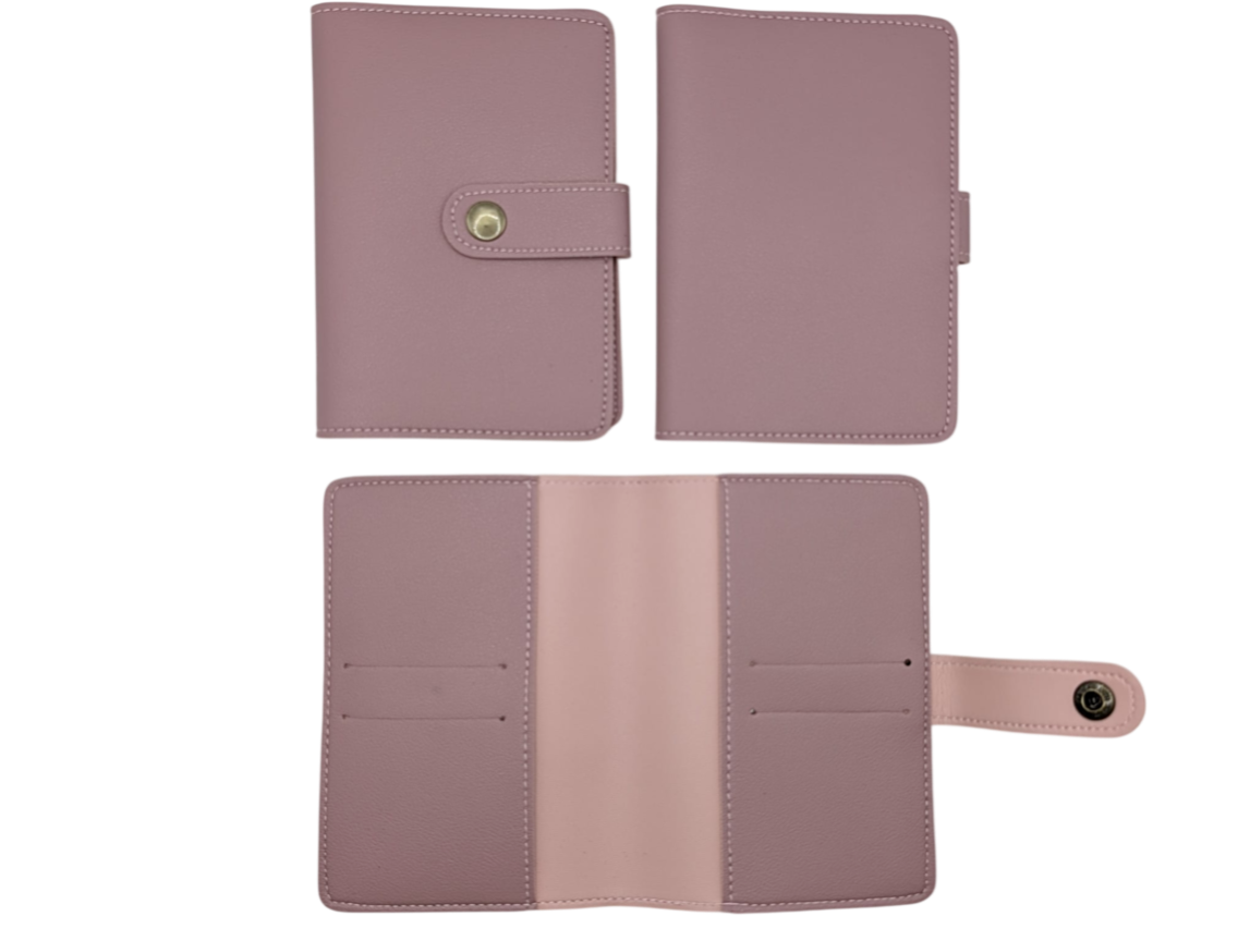 Organizer with snap closure